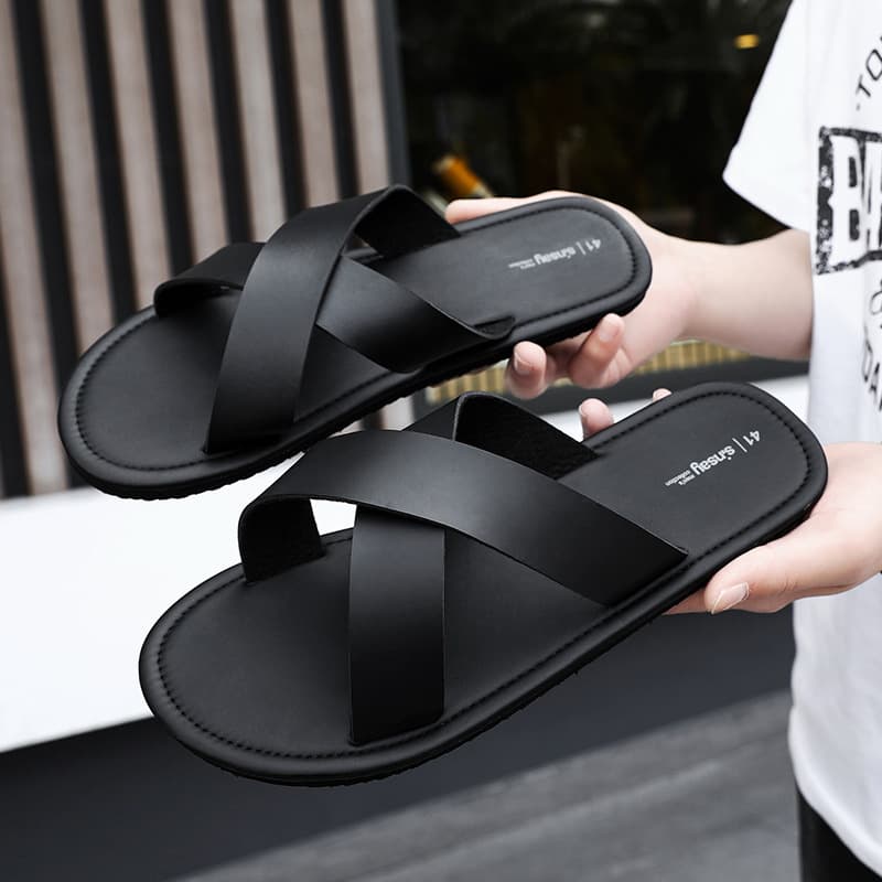 Fujian manufacturer men's slippers, flat sole, British style, new Chinese style, one-strap sandals, black, fashionable, casual, simple, non-slip, waterproof