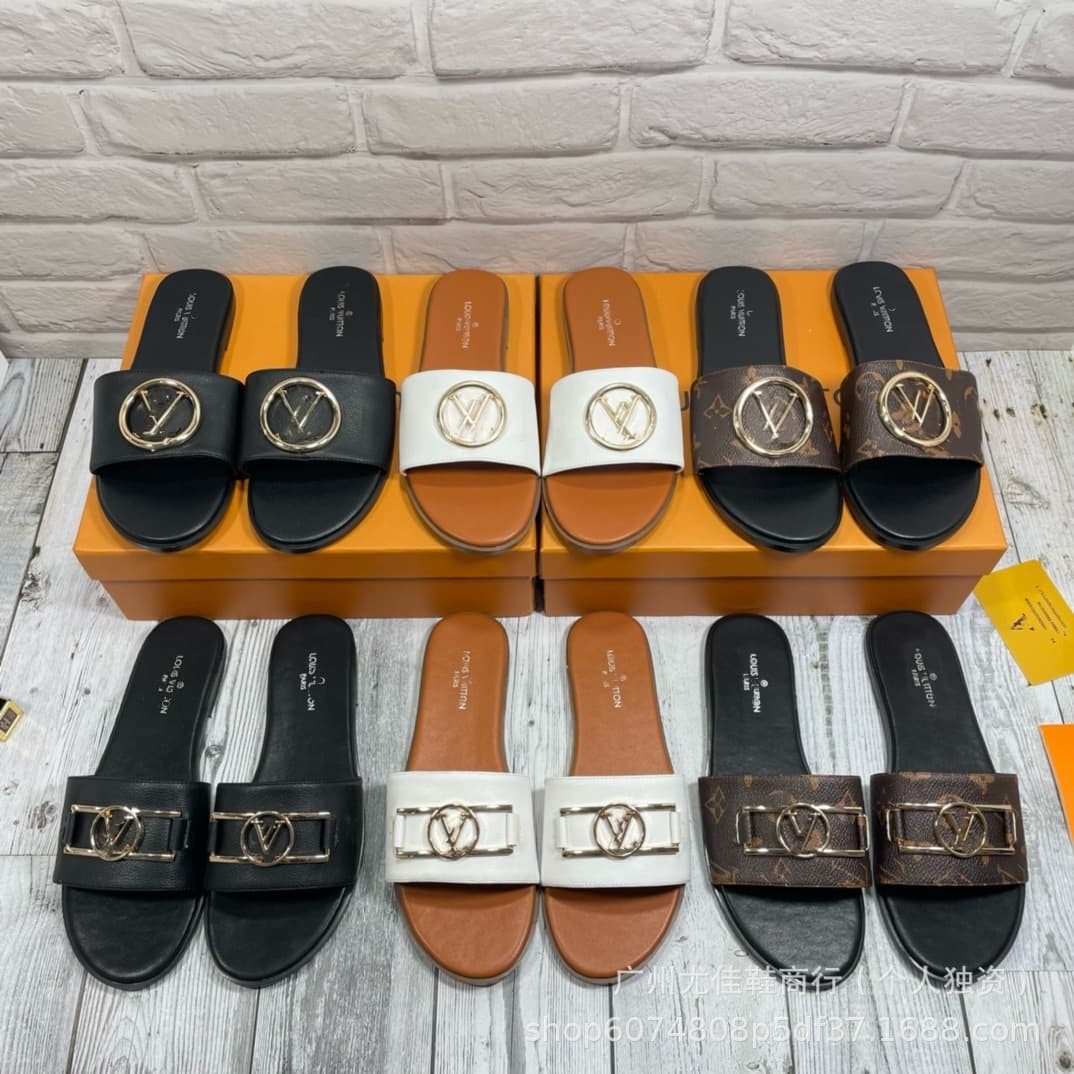 Foreign trade L family 2025 new European and American women's slippers with metal buckles for home and outdoor beach flat slippers