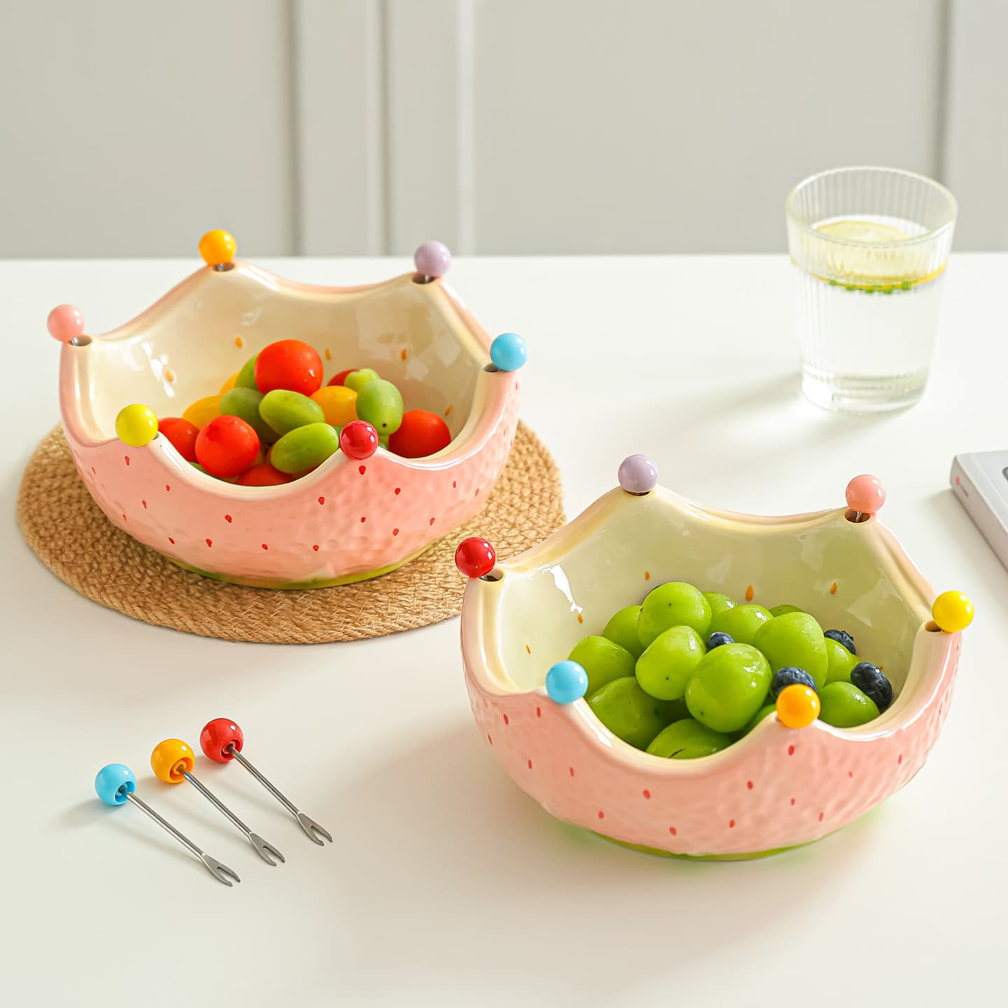 High-appearance strawberry-shaped fruit bowl with fruit fork set, creative fruit bowl with stainless steel small fork and fruit picks