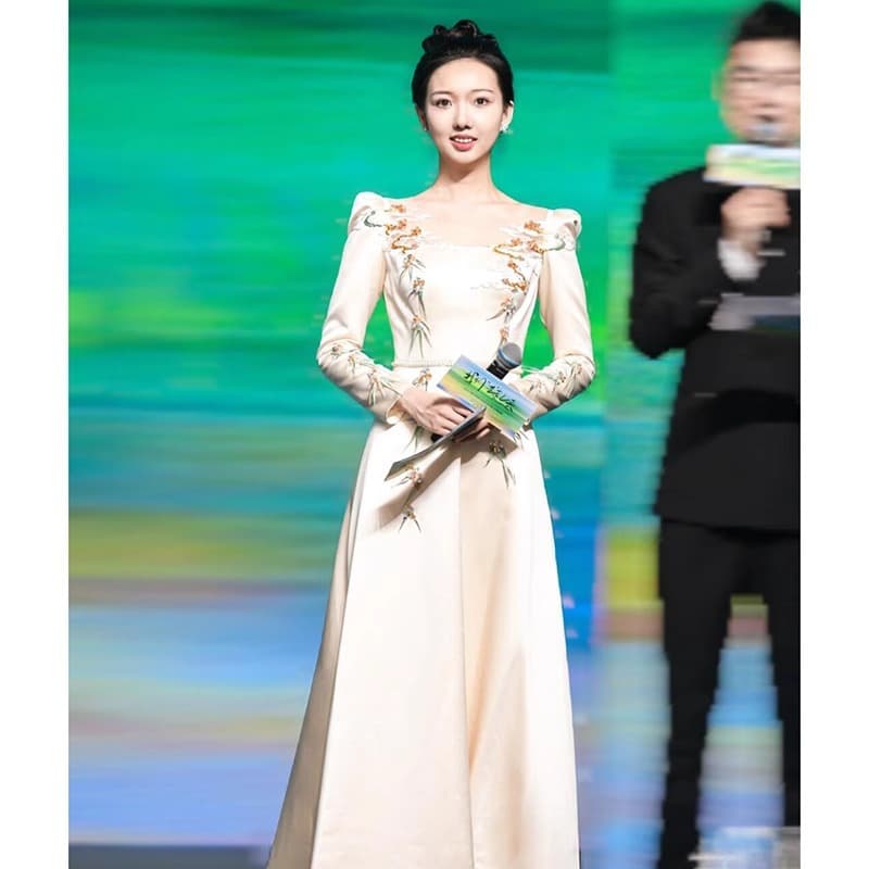 White host dress long skirt adult stage recitation guzheng performance etiquette dress red song chorus dress for women