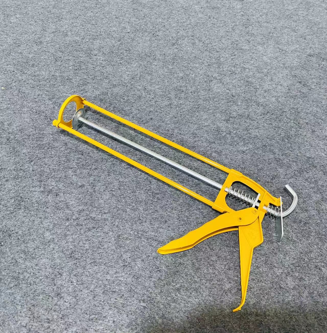 Factory direct supply yellow small double-column glass hard glue gun gap filling caulking pressure glue gun structural soft glue gun grouting tool