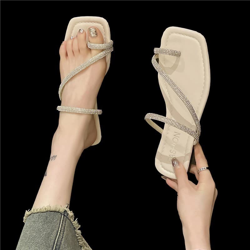 French Flat Sandals for Women Summer 2025 New Style Fashion Pleated Soft Sole Matching Dresses Versatile Outdoor Slippers
