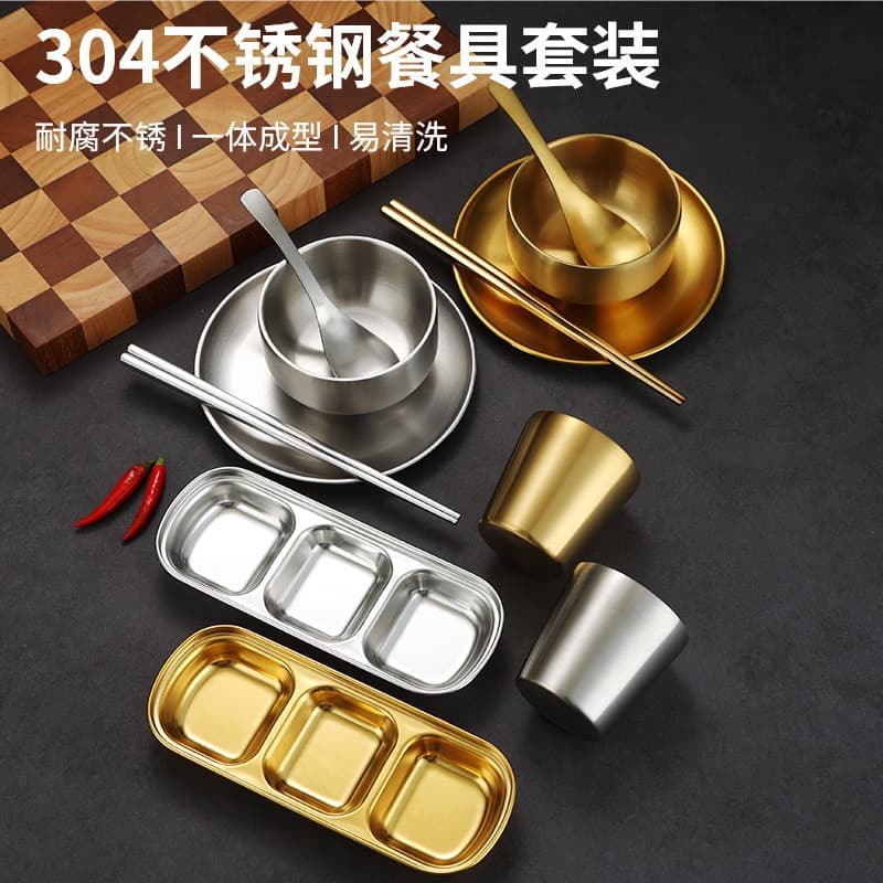 Korean-style stainless steel BBQ tableware, hot pot sauce dish, dipping dish, gold chopsticks, spoon, water cup, and chopstick rest