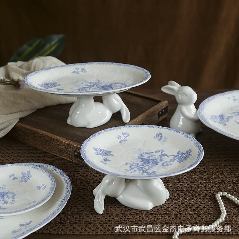 Chinese-Style Ceramic High-Footed Plate with Exquisite Embossed Rabbit Design, Fruit Tray with a High-End Feel, Afternoon Tea Snack Display Plate