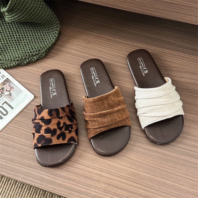 Women's Fashion Pleated Slides Summer 2026 New Soft Sole Non-Slip Sandals for Dresses