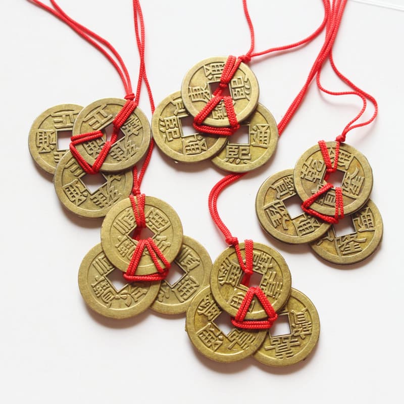 Wholesale alloy three-emperor copper coin pendant, feng shui five-emperor coins, wholesale ancient bronze coins, triangular copper coins of ten emperors.