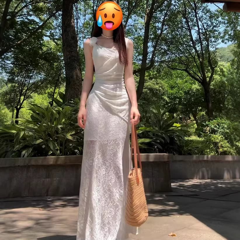 Elegant princess-style white lace pleated suspender dress for women's summer new flower slim-fitting long skirt