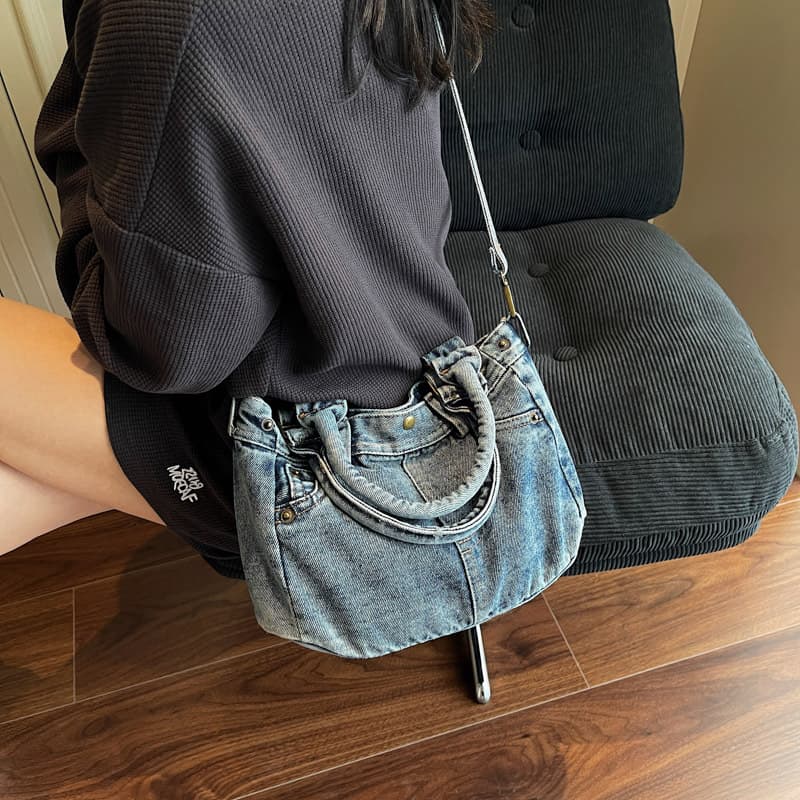Denim bag women's 2025 new fashion casual lazy style shoulder bag Hong Kong style retro commuter armpit bag
