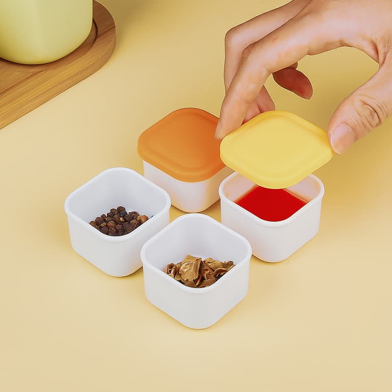 Outdoor colorful airtight container for sauces, satay, pepper, seasonings, baby food, meat puree, and frozen sauces.