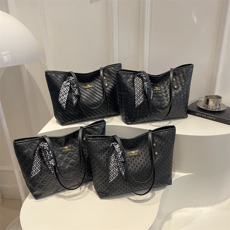 Tote bag women's retro woven women's bag 2026 new large-capacity commuter handbag high-end texture fashion women's bag