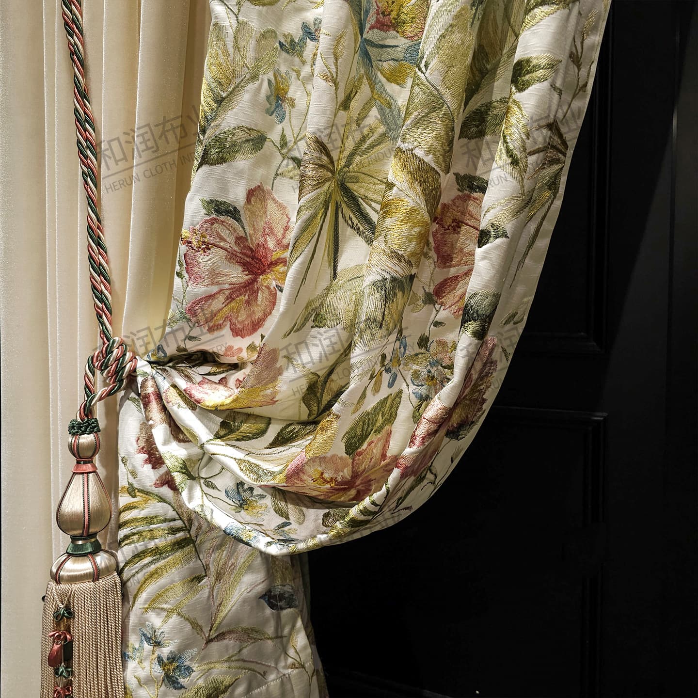 French Luxury High-end Embroidery Velvet Premium Curtains Off-White 2025 New European Villa Living Room Bedroom