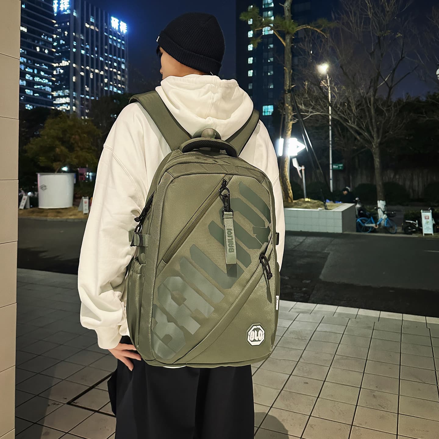 Good-looking and large-capacity schoolbags for boys 2026 new junior high school and high school students strong and durable backpacks for men and women