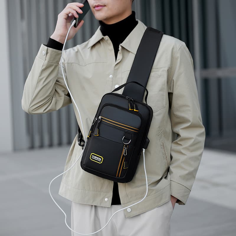 Cross-border new fashion and versatile men's shoulder bag, simple large-capacity outing crossbody bag, lightweight casual chest bag