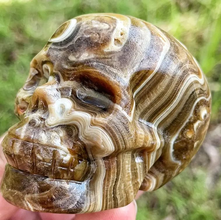 Cross-Border Hot Selling Natural Crystal Raw Stone Chocolate Cubic Anhydrous Skull Carving Statue Collection Ornaments Wholesale