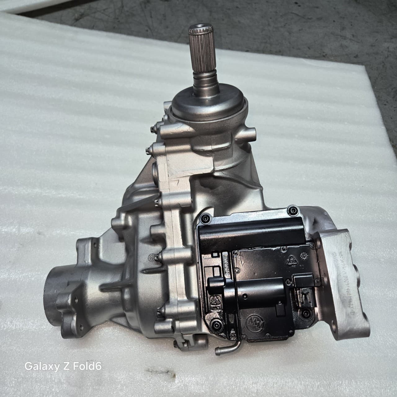 Transfer actuator for 2014-2018 Jeep Cherokee single-speed 68307402AH transfer cases.