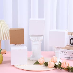 Cross-border Hot Selling Paper Box Gift Set Cosmetic Gift Box Lipstick Gift Box Souvenir Gift Box Square Paper Box