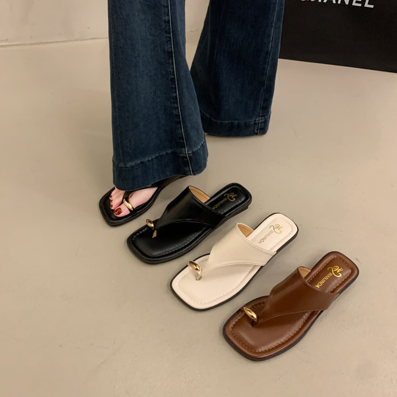 Metal Toe-Loop Slides for Women 2026 New Trendy Summer High-End Flip-Flops with Wedge Heel to Match Dresses
