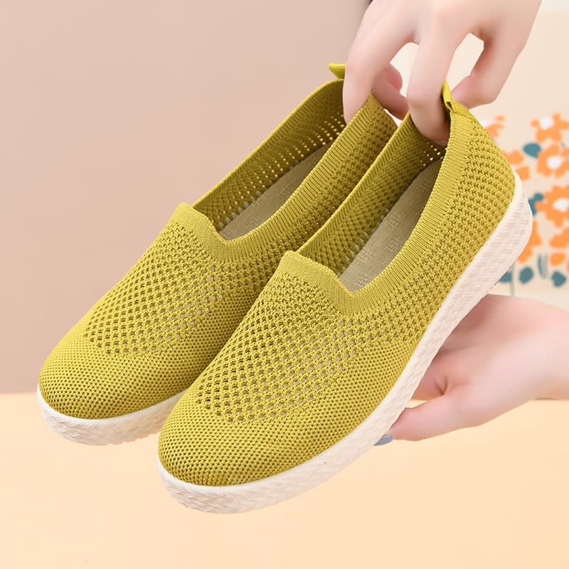 Middle-Aged and Elderly Mother Shoes 2026 Summer New Slip-On Flying Weave Mesh Casual Shoes Soft Sole Anti-Slip Walking Shoes Women