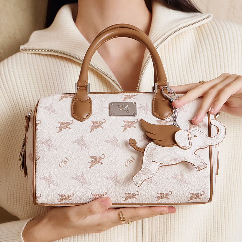Niche Design Feixiang Women's 2026 Summer New Handheld Crossbody Bag Designer Boston Pillow Bag