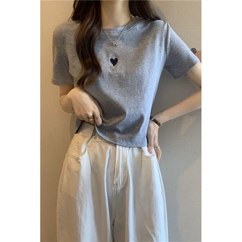 2025 Summer Korean-style Embroidered Round Neck Short Top, New Design Niche Short Sleeve Trendy Shirt for Women