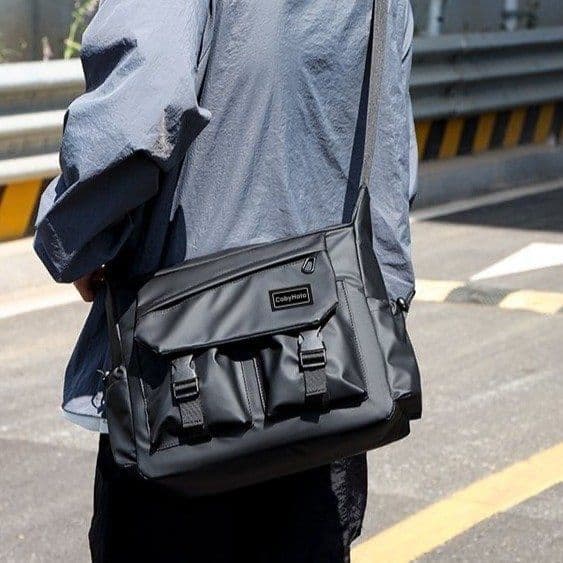 Japanese Trendy Crossbody Bag for Men, INS Casual Versatile Commuter Shoulder Bag, Large Capacity Sports Outdoor Men's Bag