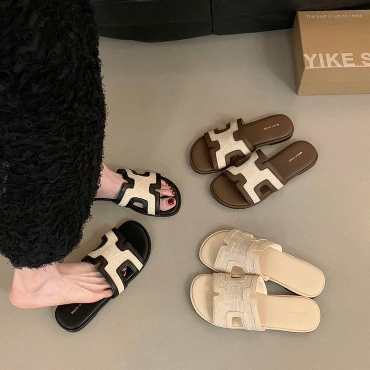 French Chic Flat Sandals 2026 New Summer Slip-On Beach Sandals for Women