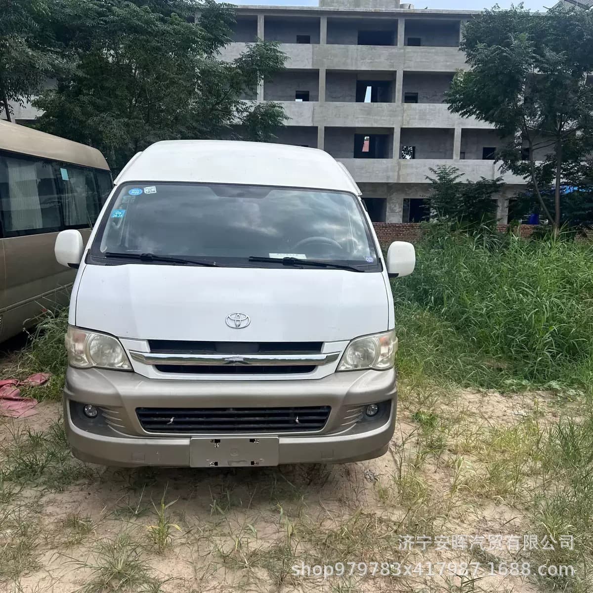 Export Toyota Hiace 14-Seater Luxury Cabin Business Reception Commuter Used Vehicle Factory