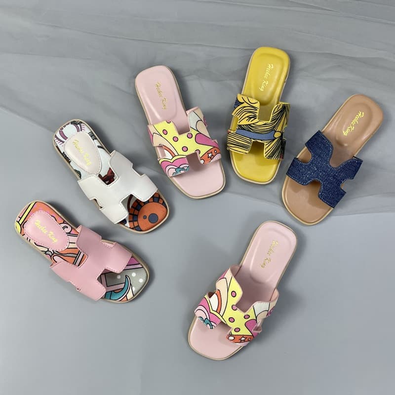 Cross-Border Bestseller Girls' Casual Outdoor Flip Flops, Summer New Soft Non-Slip Beach Parent-Child Sandals