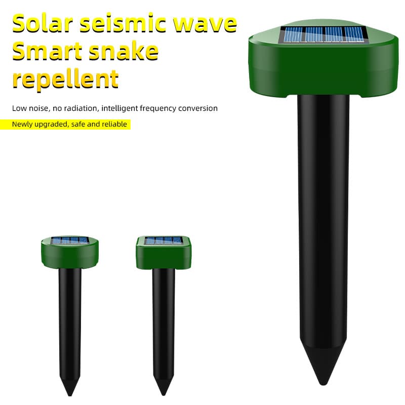 Outdoor solar-powered ultrasonic charging rodent repellent, snake repellent, ground-mounted animal deterrent, cat and dog repellent, wolf deterrent.