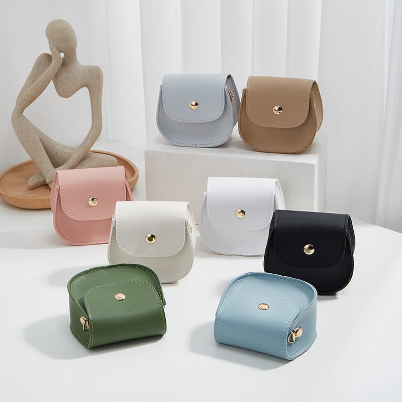Mini Messenger Bag for Women 2024 New Fashion Small Fresh Semicircle Shoulder Bag Lipstick Chain Bag One Generation