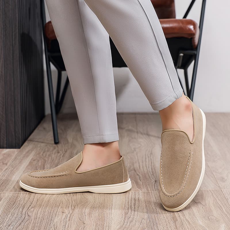 Men's Summer New Flat Bottom Slip-On Lightweight Fashion Casual Shoes Large Size Business Leather Shoes round Toe PVC Outsole