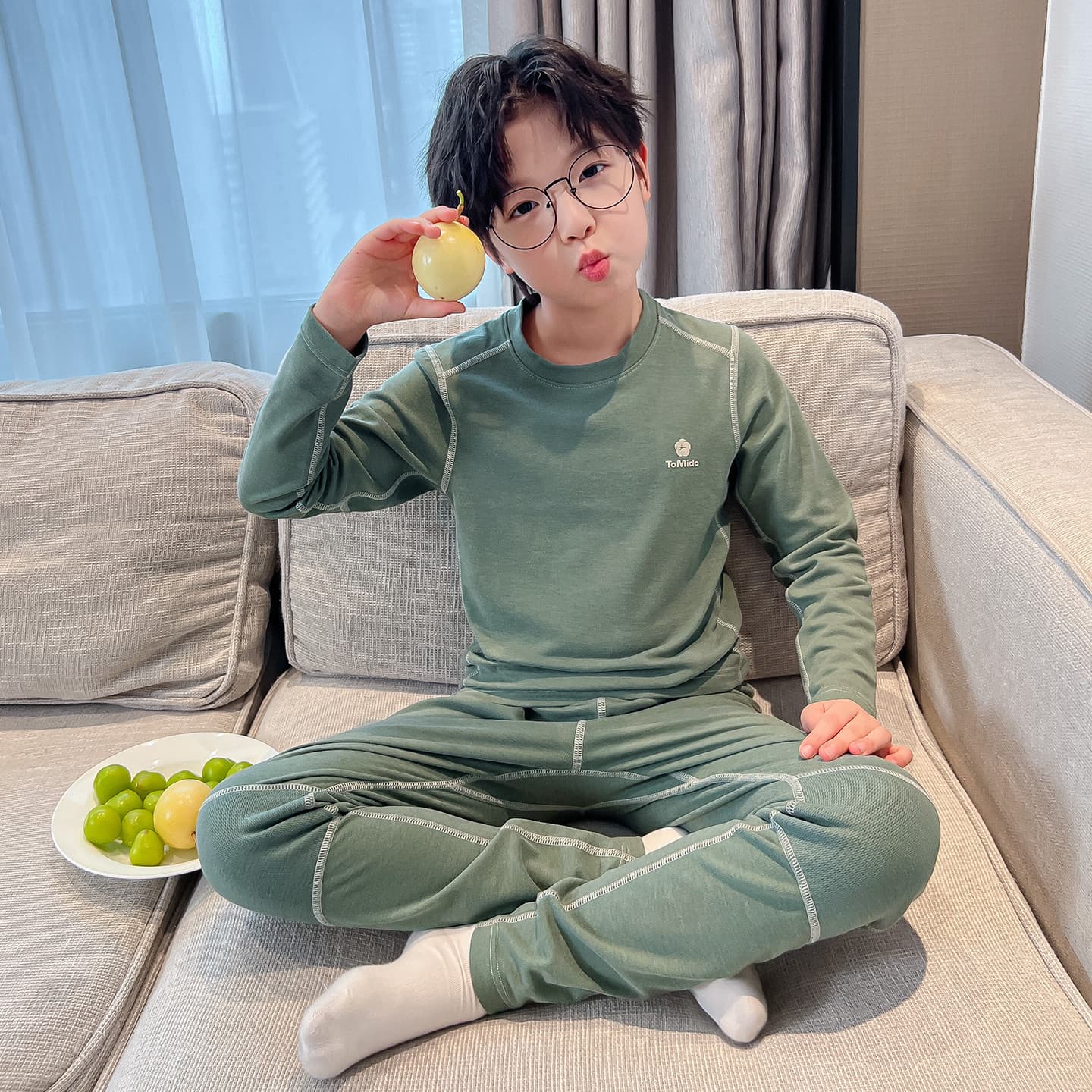 Boys' Autumn and Winter Pajama Set 2025 New Thermal Underwear Winter Children's Long Johns Velvet Homewear