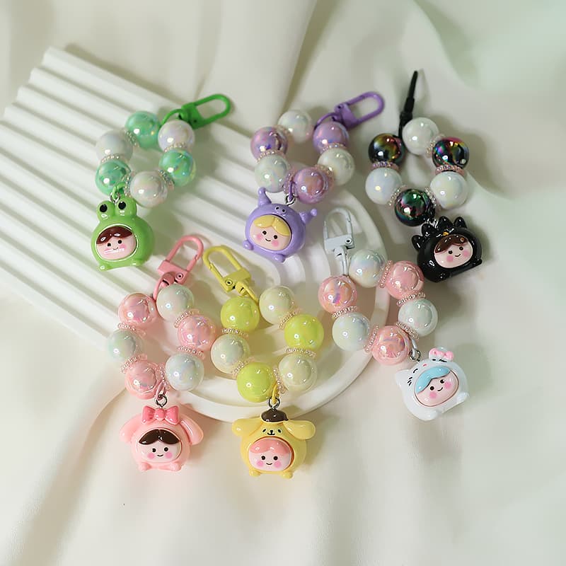 Creative beaded Sanrio keychain accessories Internet celebrity Kuromi pendant resin cute grain student bag hanging jewelry