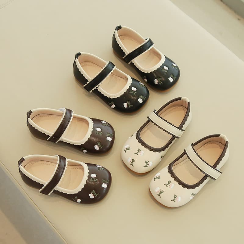 Girls' Leather Shoes 2025 Autumn New Little Girl Embroidered Single Shoes Soft Sole Small to Medium Children Soft Sole Chinese Style Princess Shoes
