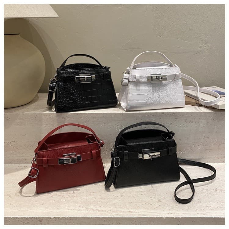Korean Fashion Small Bag for Women 2026 Spring New Crossbody Bag Stylish Handbag with Lock Buckle Small Tote Bag