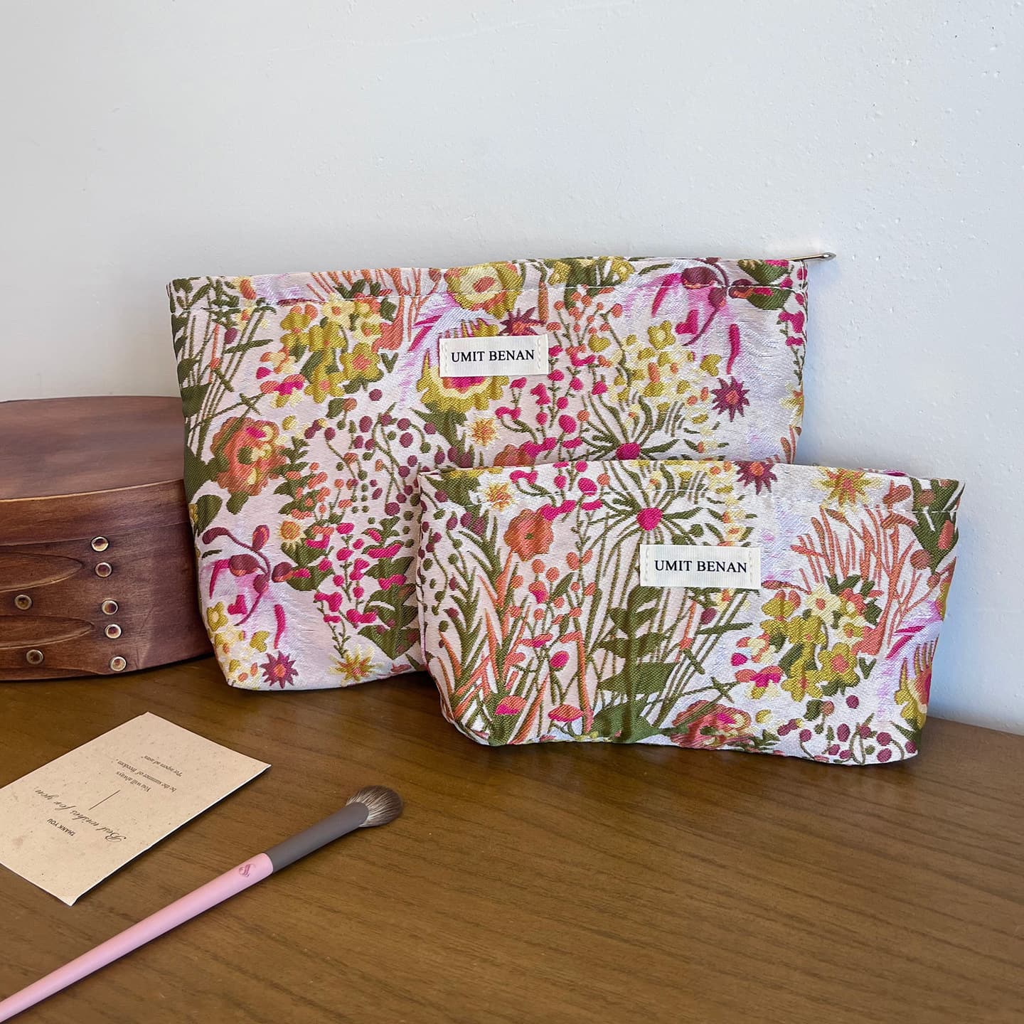 Cross-border small fresh black floral cosmetic bag portable skin care product storage bag travel outing toiletry bag liner bag