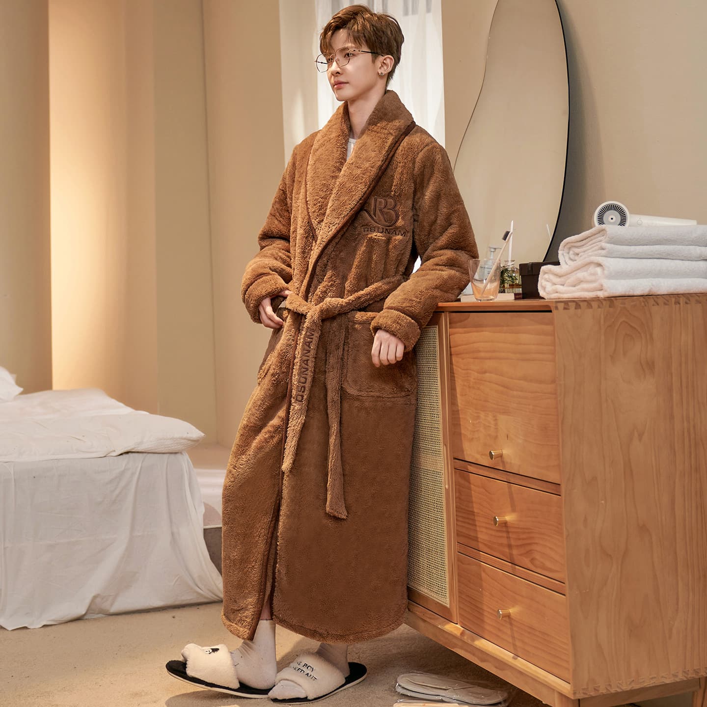 Men's Coral Velvet Bathrobe, Autumn and Winter Fleece-Lined Thickened Pajamas, Wearable Home Clothes