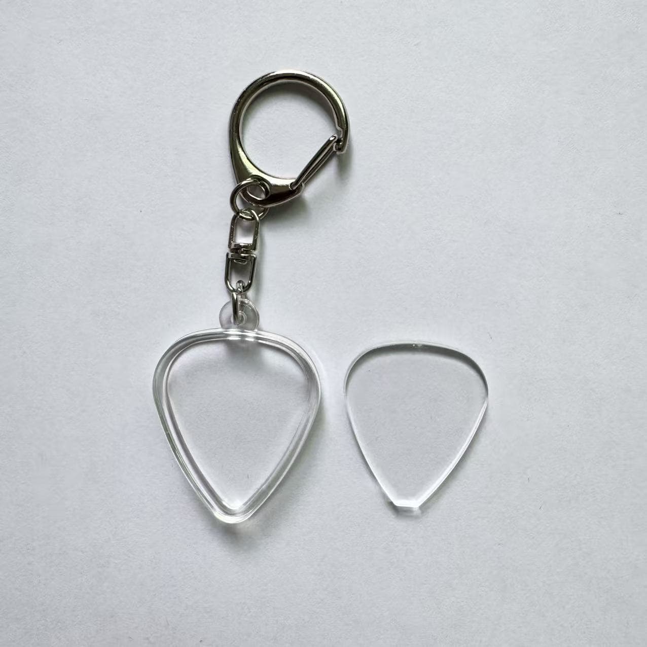 Heart-shaped Keychain Transparent Pick Holder Guitar Pick Collection Box Plectrum Pendant Pick Storage Case Wholesale
