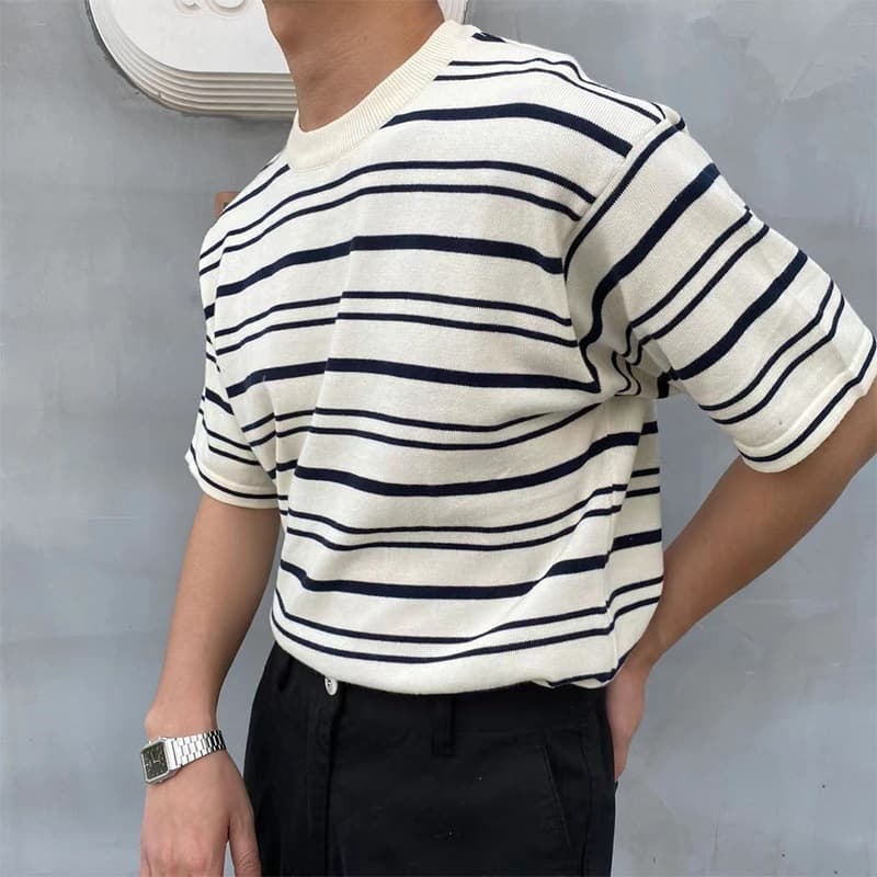 2022 Summer Casual Striped Knit Sweater for Men, Round Neck, Slim Fit, Half Sleeve, Contrast Color Top, New Trend
