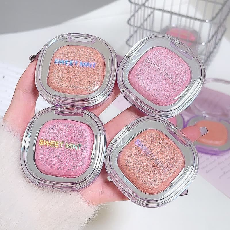 Sweetmint Shimmering Highlighter Powder: Clear, delicate, silky smooth, natural, and three-dimensional highlighter and blush (two-in-one).