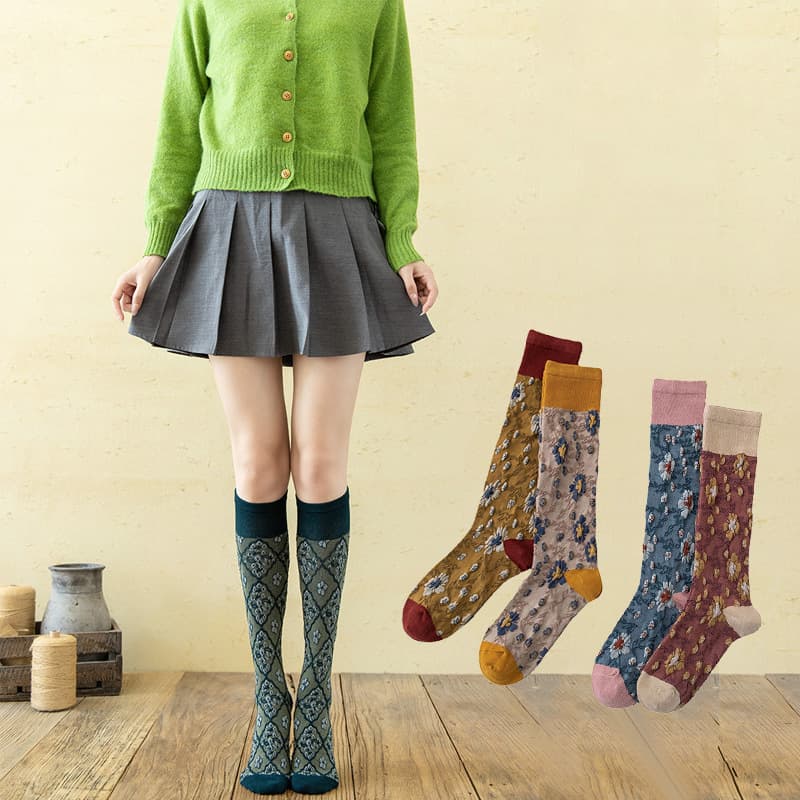 Combed cotton socks for women, knee-high calf socks, diamond pattern small floral jk retro British style Lolita high long socks.