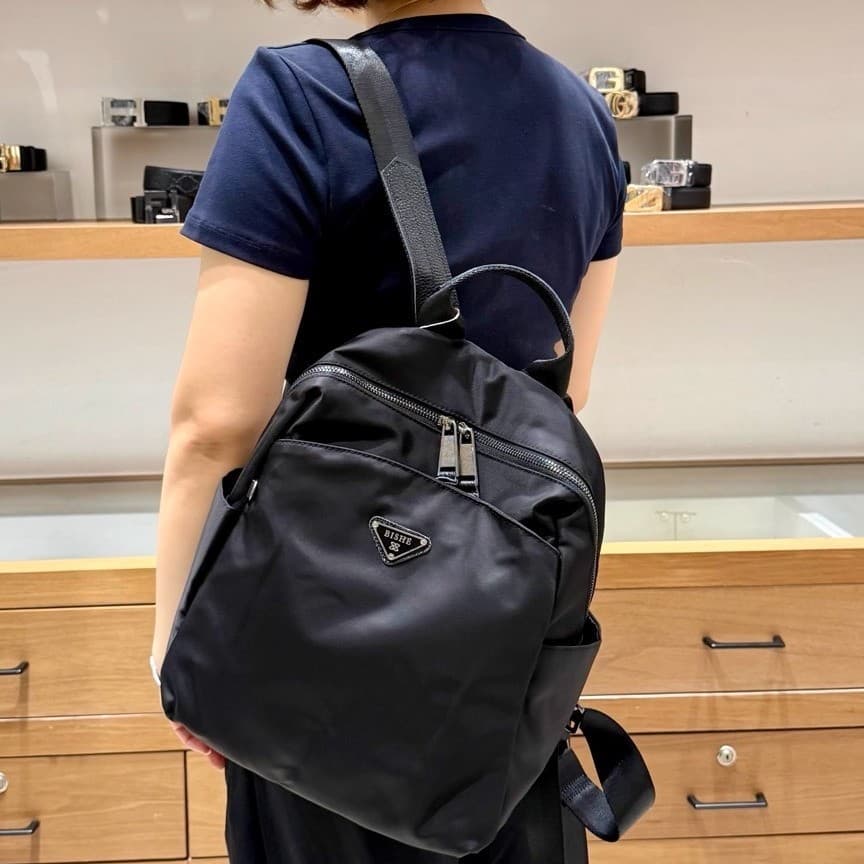 New genuine leather bag, versatile nylon travel bag, lightweight backpack, women's bag, casual commuting travel double backpack.