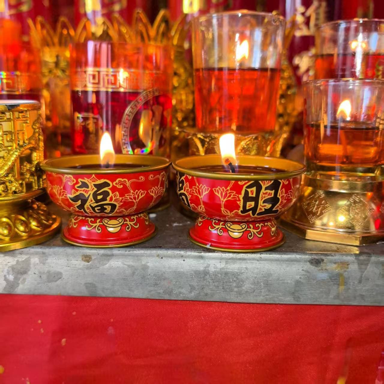 Fortune and Wisdom Cultivation Butter Lamp, God of Wealth Lamp, Candle, 8-Hour Metal Lamp Base, Red Incense Offering Lamp, Divine Artifact