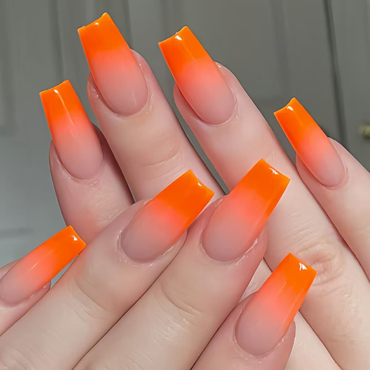 Cross-Border Hot Selling Orange Gradient False Nails Wearable Nails Elegant Whitening Fresh Orange Nails 24 Pieces Sweet Style