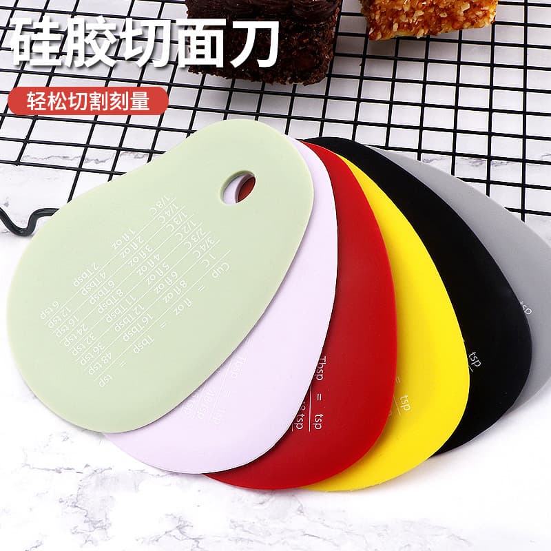 In-stock Marked Baking Scraper Food-grade Silicone Dough Cutter Rice Noodle Cake Cream Spatula Rice Noodle Cutter