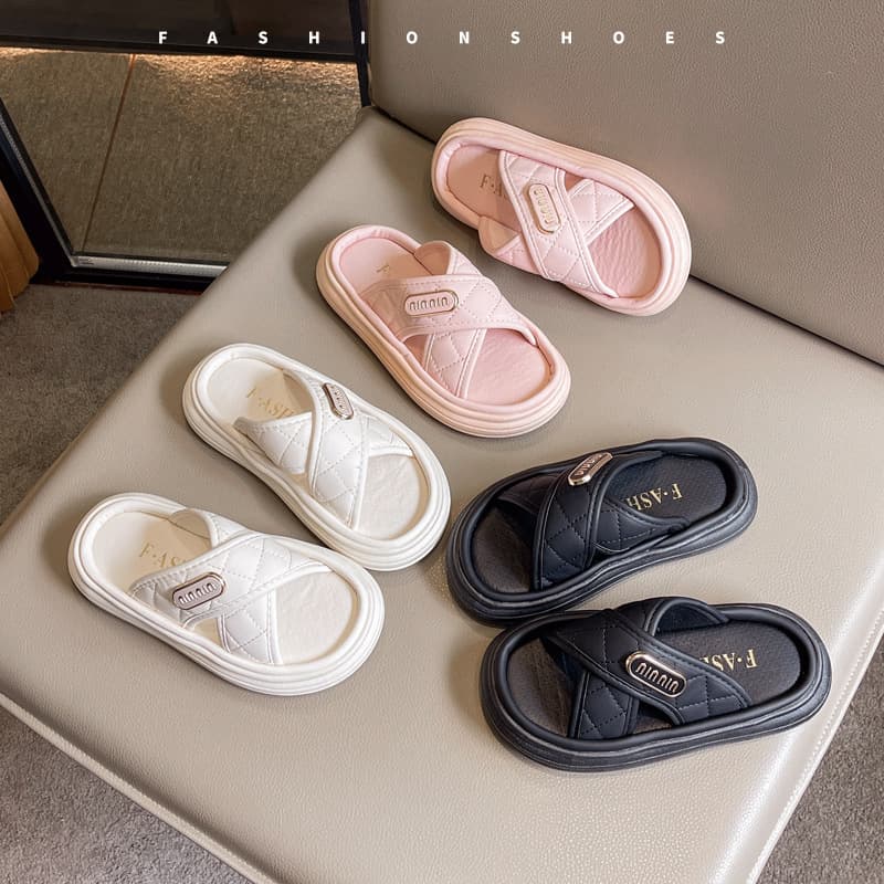 Summer 2025 Sandals for Girls, New Soft Sole Cross Strap Kids' Flip Flops for Toddlers and Children