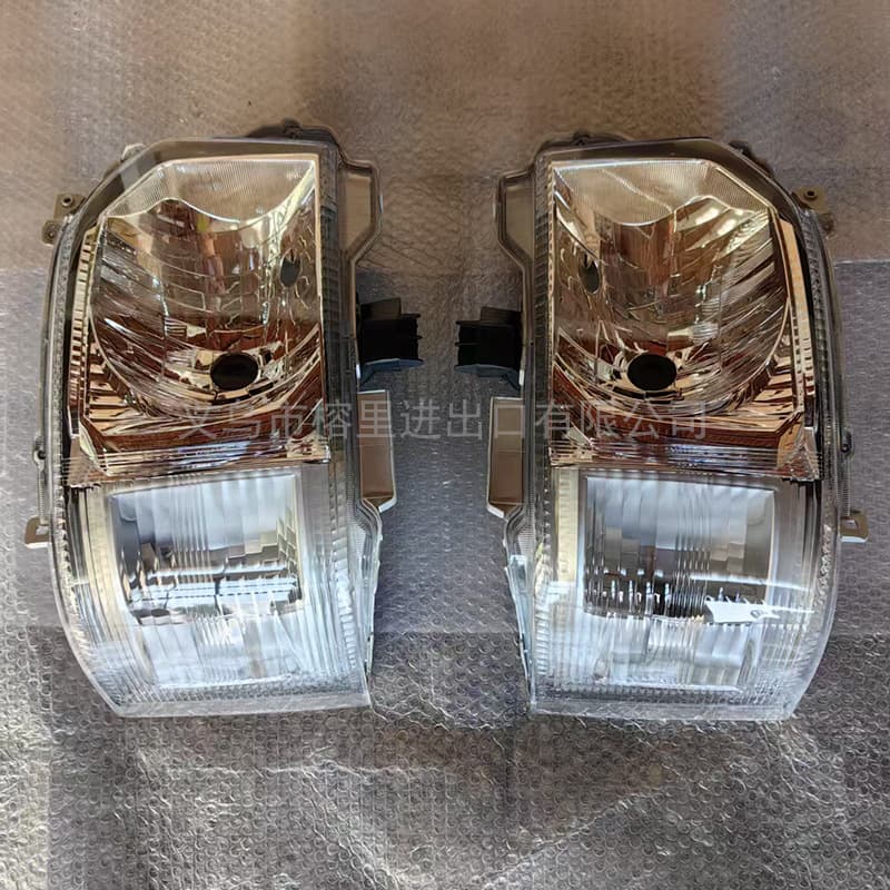 Suitable for 2014-2016 Toyota Hiace White Background Front Lighting Headlights Hiace Headlamp