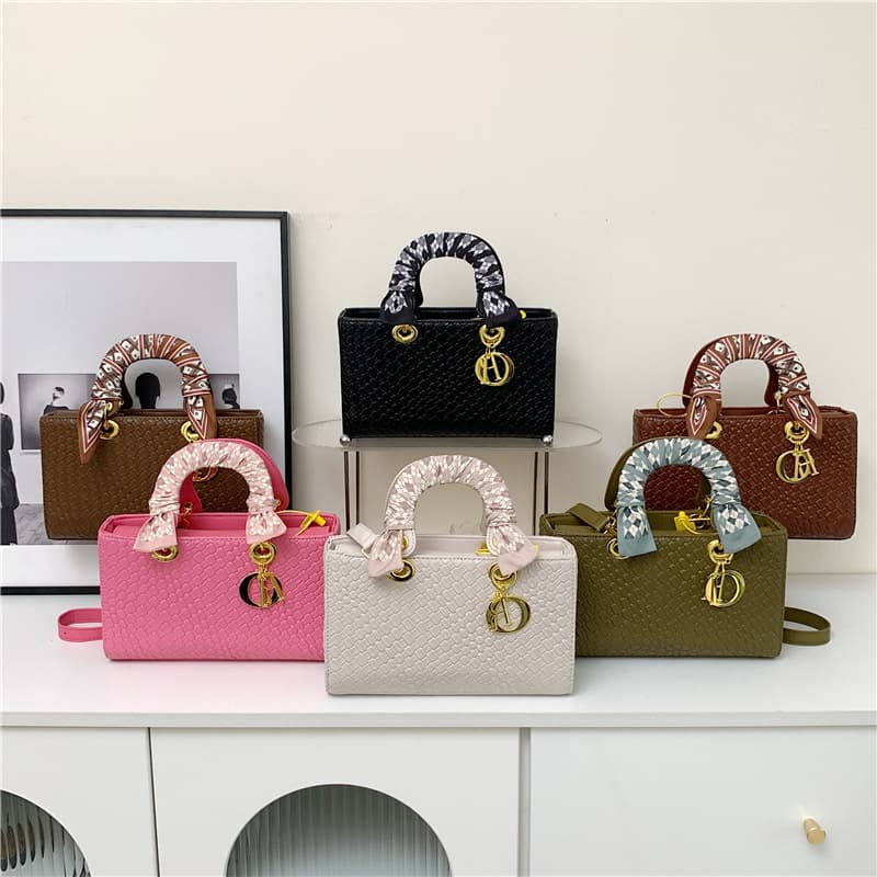 Cross-border wholesale small handbags for women, spring and summer versatile 2026 new fashion single shoulder crossbody bag, women's handbag, Lady Dior style bag