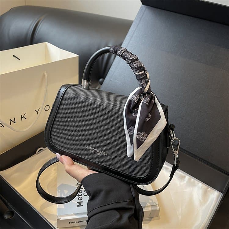 Small Bag Women 2025 Winter New Fashion Women's Bag Elegant Versatile Shoulder Bag Trendy Stylish Crossbody Handbag