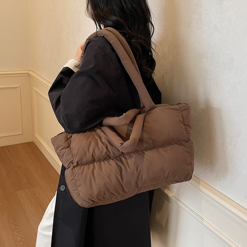 Solid color single shoulder down jacket bag women's bag high-end new student tote bag portable large capacity cloud bag